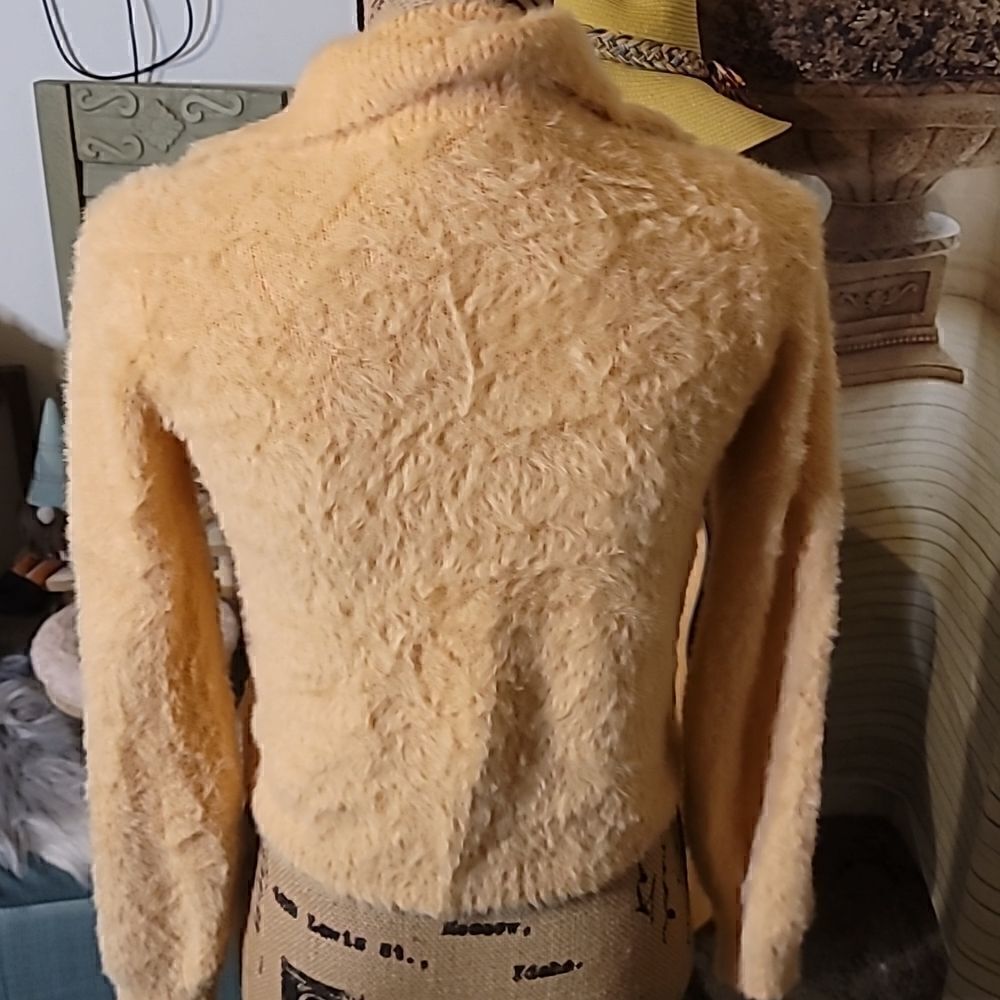 Wild Fable Fuzzy Sweater Size XS - Picture 5 of 7